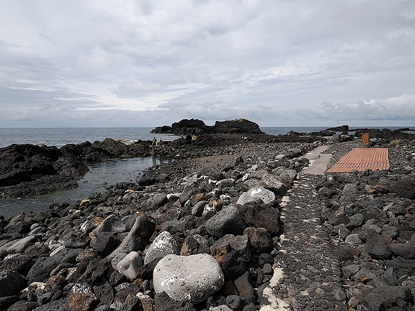 Badeanstalt mit Liegen