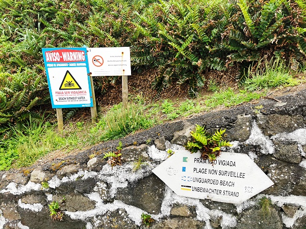 Warnschilder sogar auf Deutsch