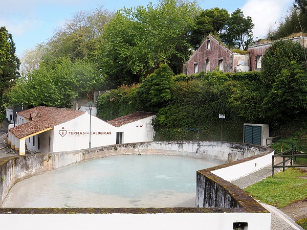 Badeanstalt und Ruine