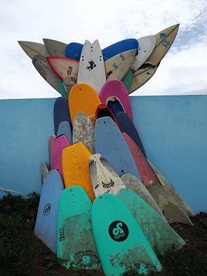 Walfluke aus Surfbrettern