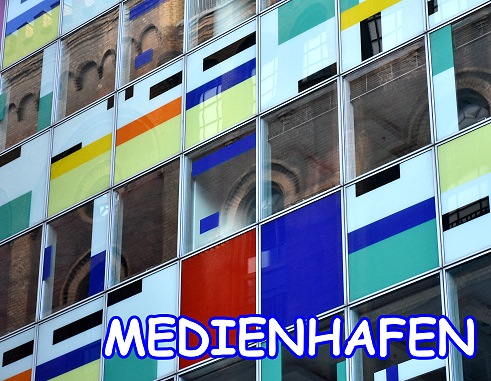 Fensterfront mit Spiegelung