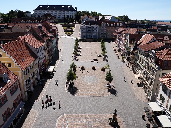 Marktplatz und Schloss